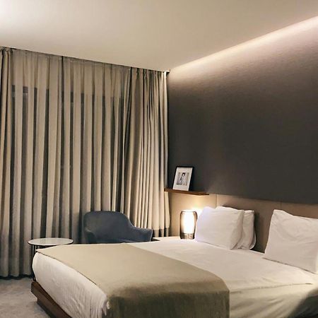 Hotel The Tomar Hospitality Nuova Delhi Esterno foto